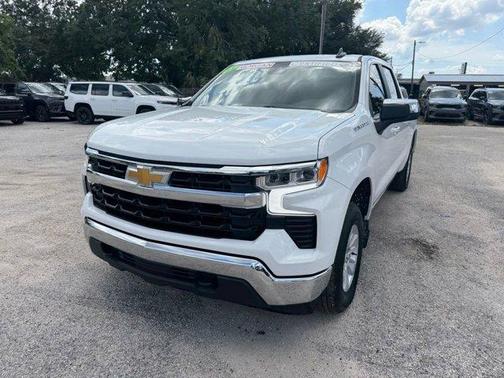 Summit White 2025 Chevrolet Silverado 1500 LT