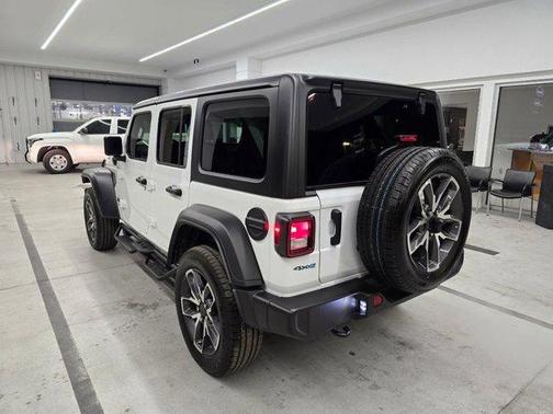 2025 Jeep Wrangler 4xe Sport