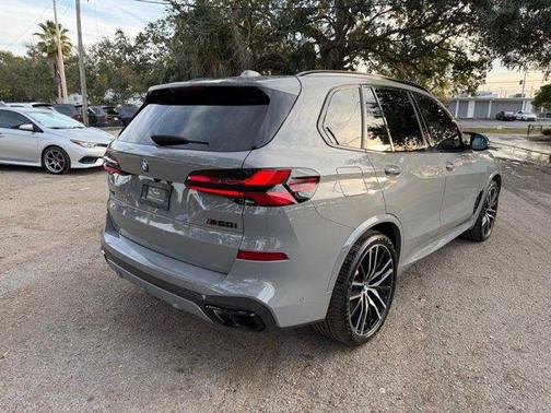 2024 BMW X5 M60i