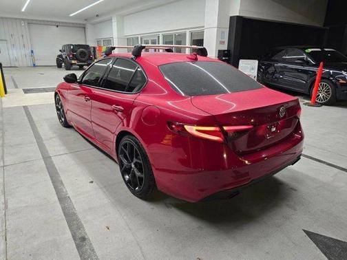 Rosso 2019 Alfa Romeo Giulia Base
