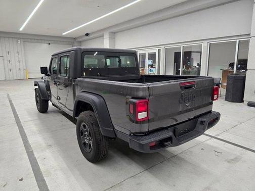 2026 Jeep Gladiator Sport