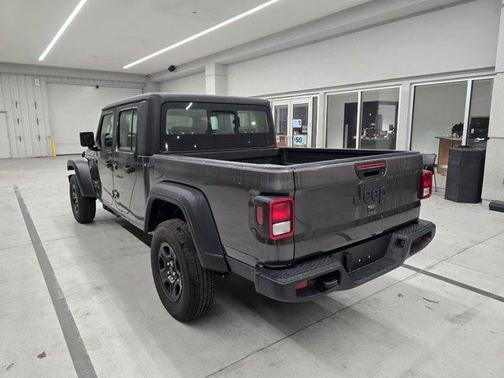 2026 Jeep Gladiator Sport