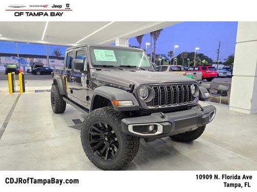 Granite Crystal Clearcoat Metallic 2026 Jeep Gladiator Sport