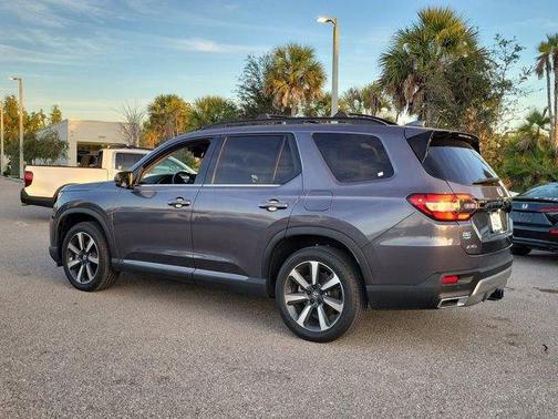 2024 Honda Pilot Touring