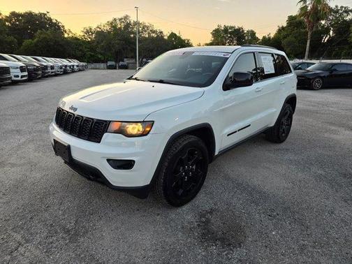 Bright White Clearcoat 2018 Jeep Grand Cherokee Upland