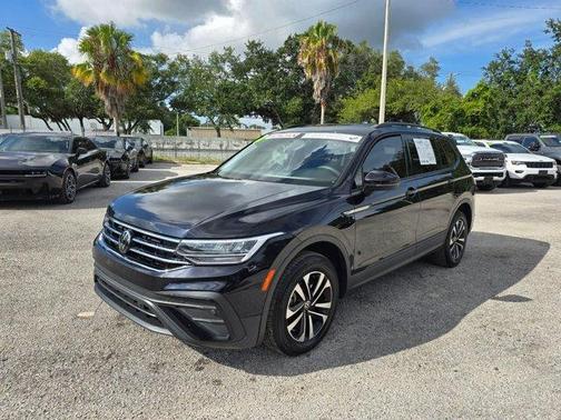 Deep Black Pearl Effect 2022 Volkswagen Tiguan 2.0T S