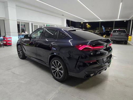 Carbon Black Metallic 2026 BMW X6 xDrive40i