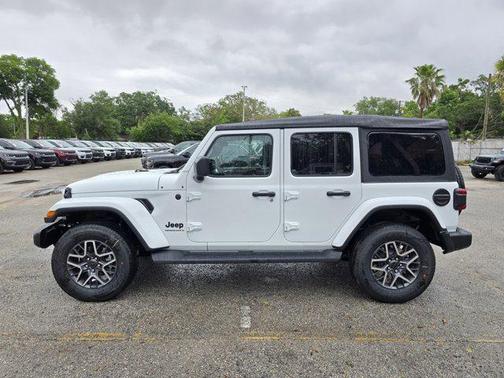 2025 Jeep Wrangler 4-Door Sahara 4x4