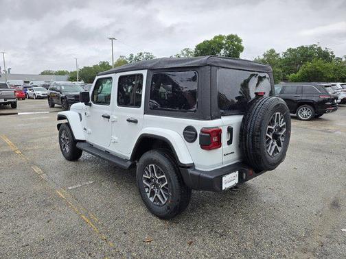 2025 Jeep Wrangler 4-Door Sahara 4x4