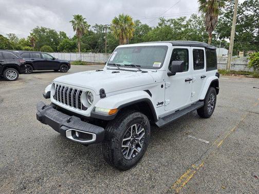 2025 Jeep Wrangler 4-Door Sahara 4x4
