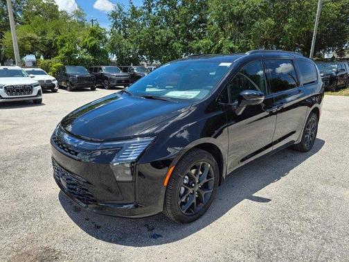 Diamond Black 2027 Chrysler Pacifica LIMITED