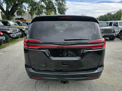 2026 Chrysler Pacifica Limited