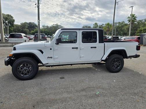 2025 Jeep Gladiator Sport