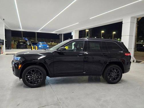 Diamond Black 2026 Jeep Grand Cherokee Summit