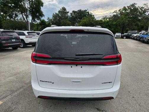 2026 Chrysler Pacifica Limited
