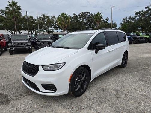 2026 Chrysler Pacifica Limited