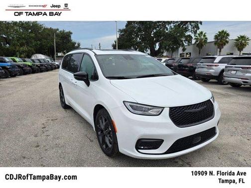 2026 Chrysler Pacifica Limited