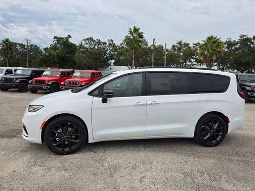 2026 Chrysler Pacifica Limited