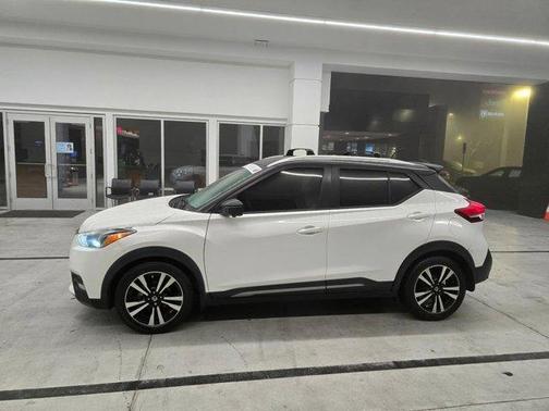 2020 Nissan Kicks SR