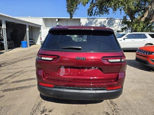 2025 Jeep Grand Cherokee L Laredo