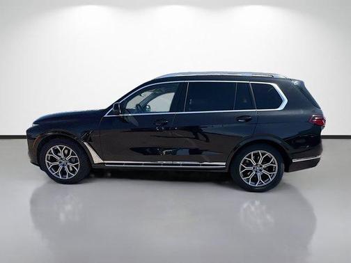 Black Sapphire Metallic 2023 BMW X7 xDrive40i