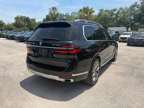 Black Sapphire Metallic 2023 BMW X7 xDrive40i