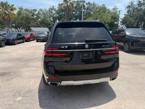 Black Sapphire Metallic 2023 BMW X7 xDrive40i
