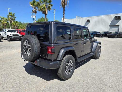 2025 Jeep Wrangler 4-Door Sahara 4x4