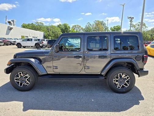 2025 Jeep Wrangler 4-Door Sahara 4x4