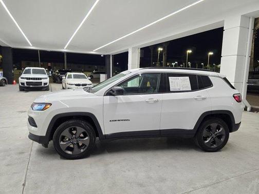 2022 Jeep Compass Latitude Lux