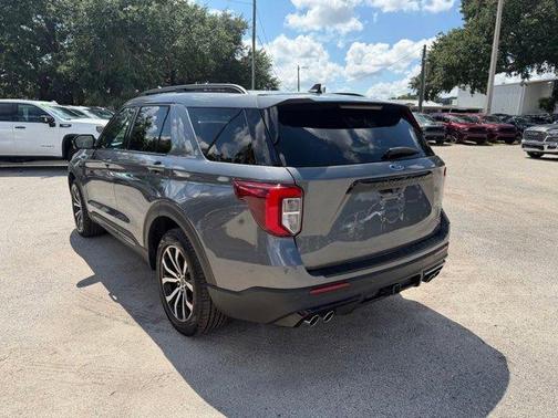 Gray Metallic 2022 Ford Explorer ST