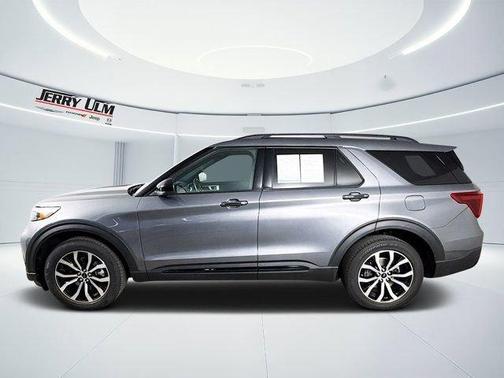Gray Metallic 2022 Ford Explorer ST