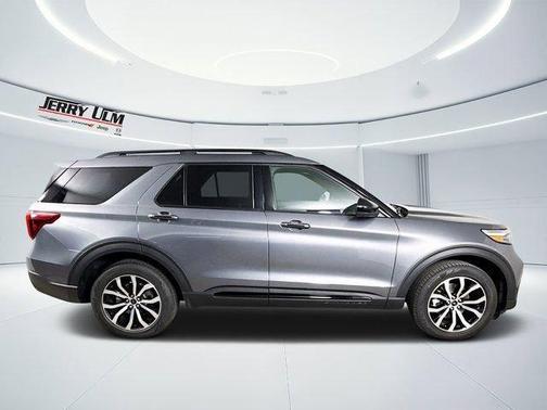 Gray Metallic 2022 Ford Explorer ST