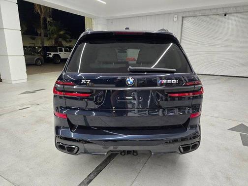 Carbon Black Metallic 2024 BMW X7 M60i