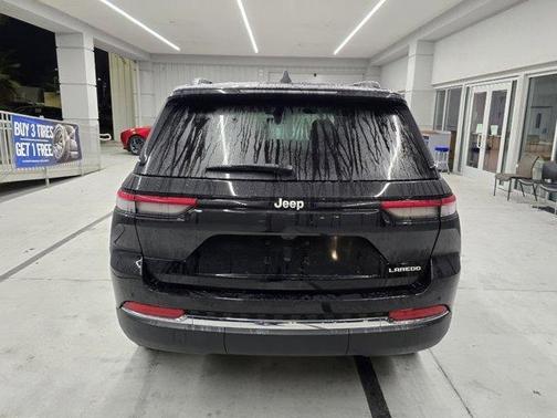 2025 Jeep Grand Cherokee Laredo