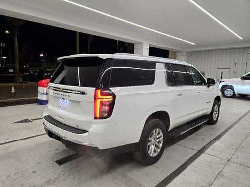 2023 Chevrolet Suburban LT
