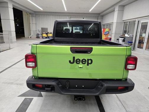 2025 Jeep Gladiator Sport