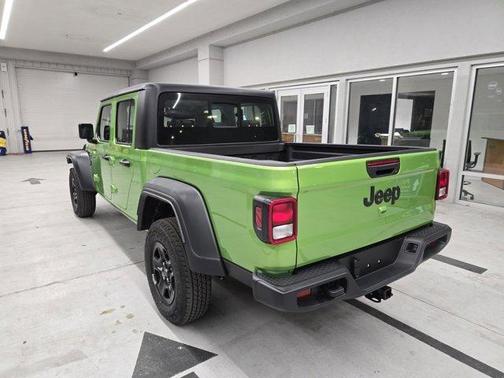 2025 Jeep Gladiator Sport