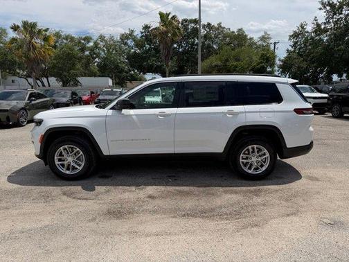 Bright White Clearcoat 2026 Jeep Grand Cherokee L Laredo