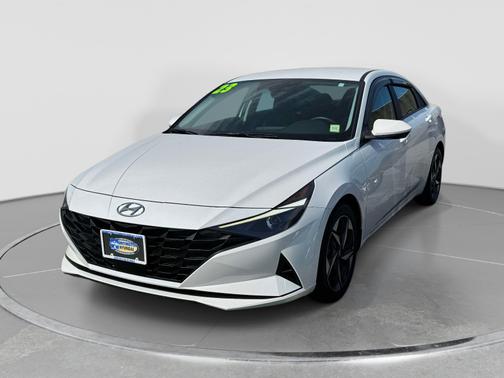 White 2023 Hyundai ELANTRA SEL