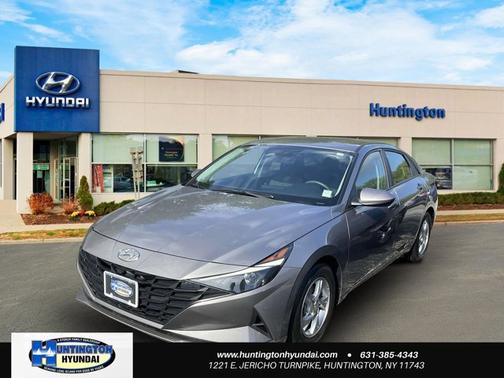 2023 Hyundai ELANTRA SE