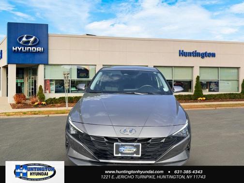2023 Hyundai ELANTRA SE