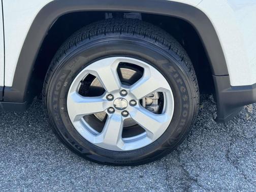 White 2021 Jeep Compass Latitude