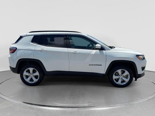 White 2021 Jeep Compass Latitude