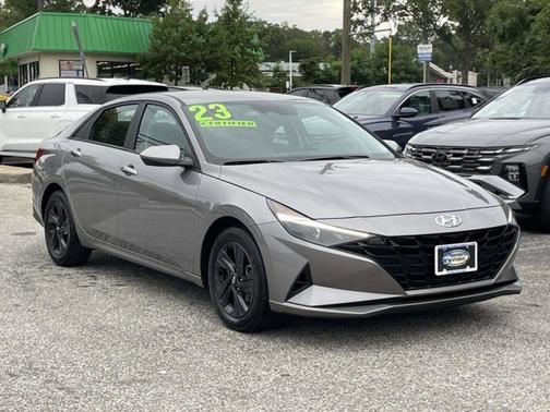 2023 Hyundai ELANTRA SEL