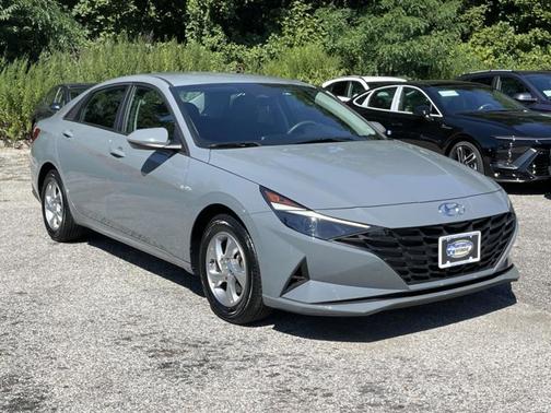 2023 Hyundai ELANTRA SE