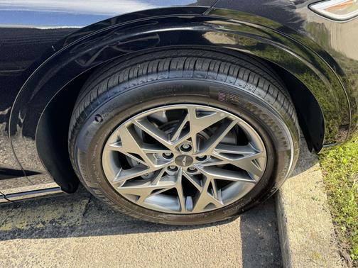 Black 2025 Genesis GV70 2.5T