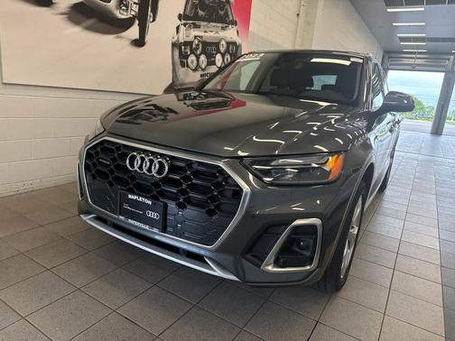 Daytona Gray Pearl Effect 2023 Audi Q5 45 S line Premium Plus