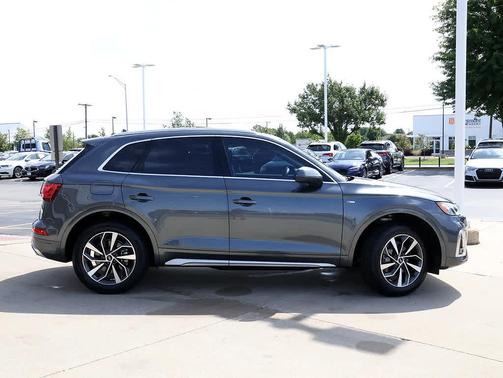 Daytona Gray Pearl Effect 2023 Audi Q5 45 S line Premium Plus