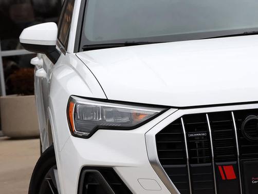2022 Audi Q3 45 S line Premium